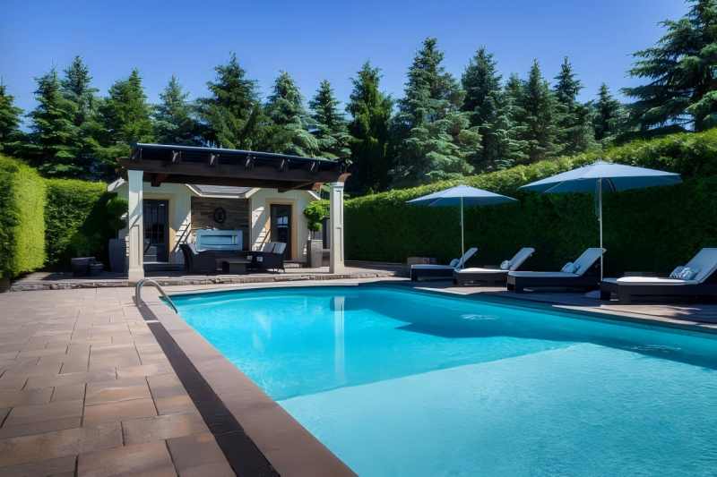Can a Swimming Pool Heater Cooler Extend Your Swimming Season?